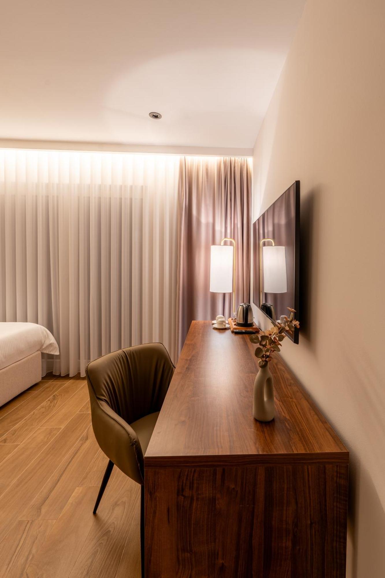 Ruby Hotel Prishtina Пристина Екстериор снимка