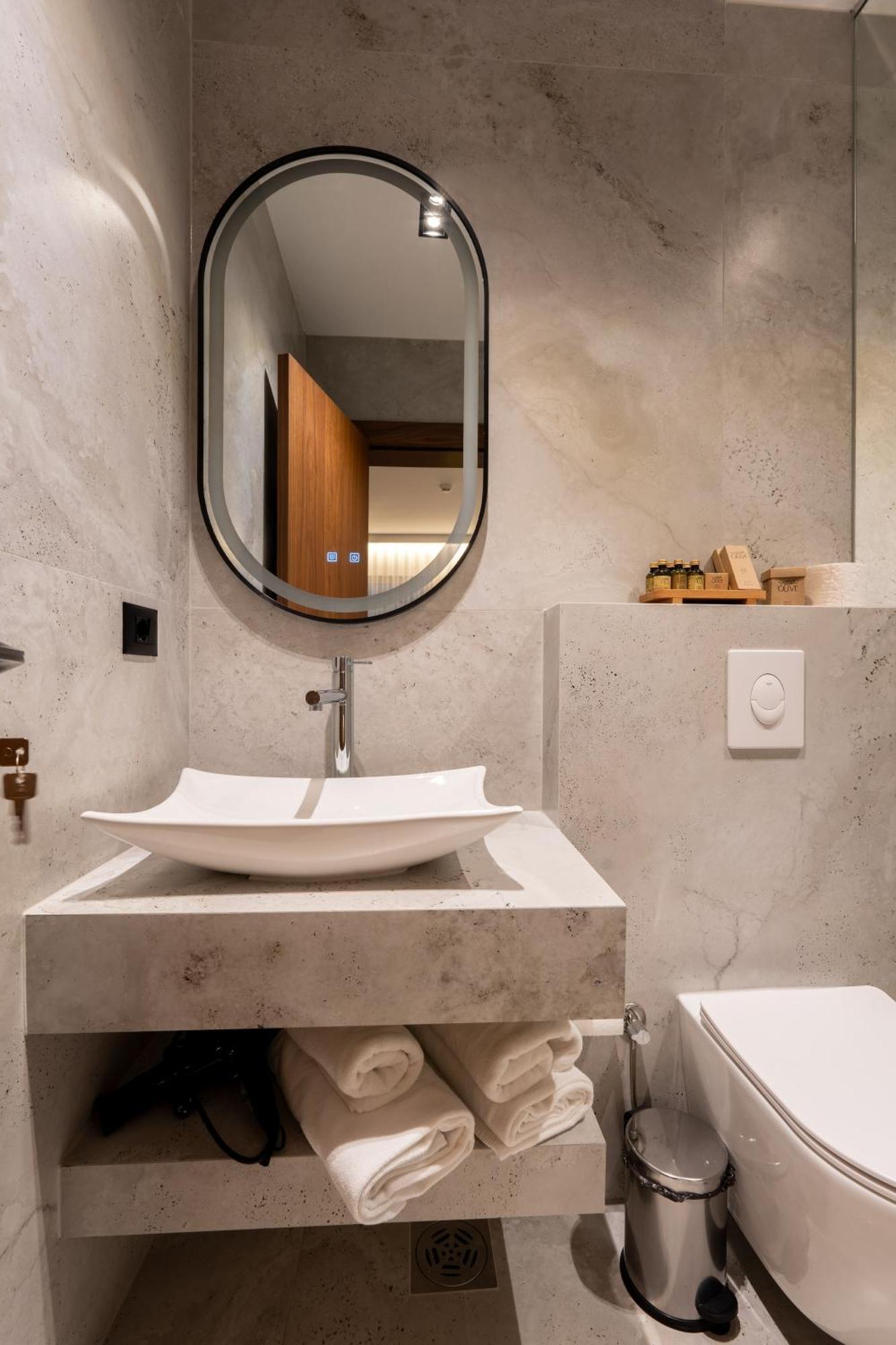 Ruby Hotel Prishtina Пристина Екстериор снимка