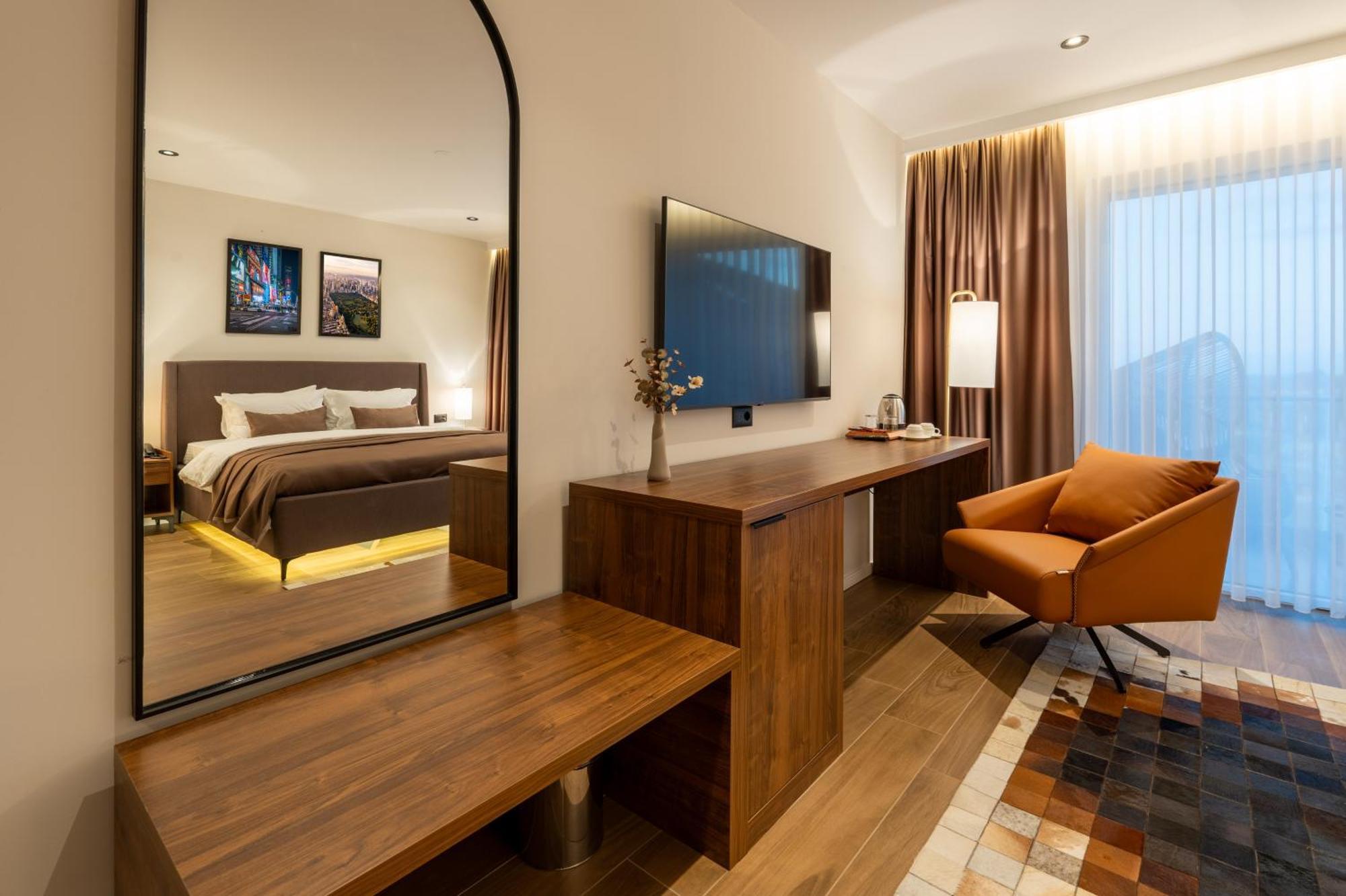 Ruby Hotel Prishtina Пристина Екстериор снимка