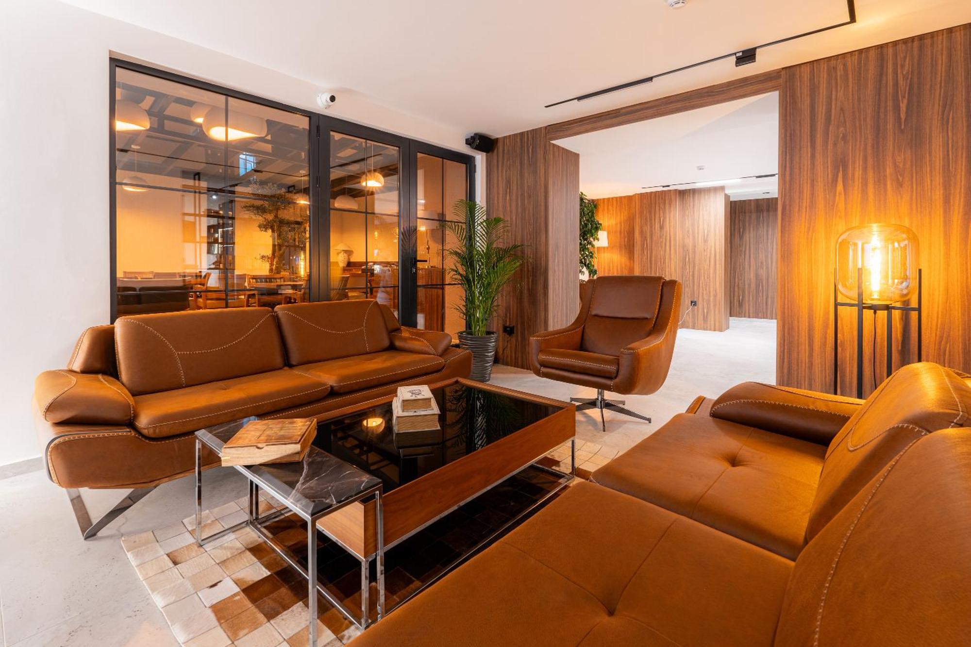 Ruby Hotel Prishtina Пристина Екстериор снимка
