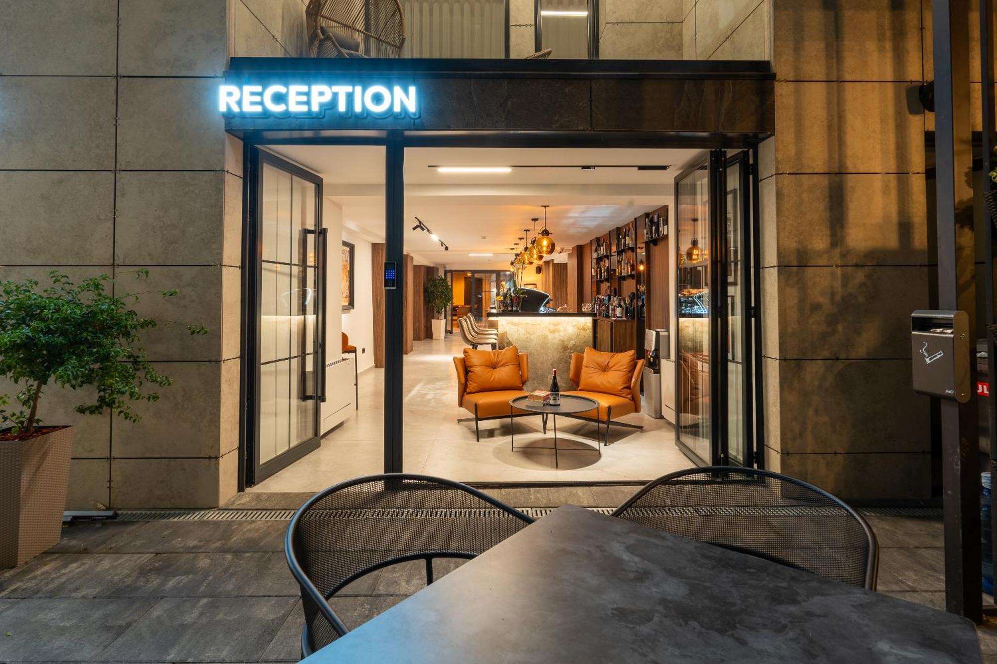 Ruby Hotel Prishtina Пристина Екстериор снимка