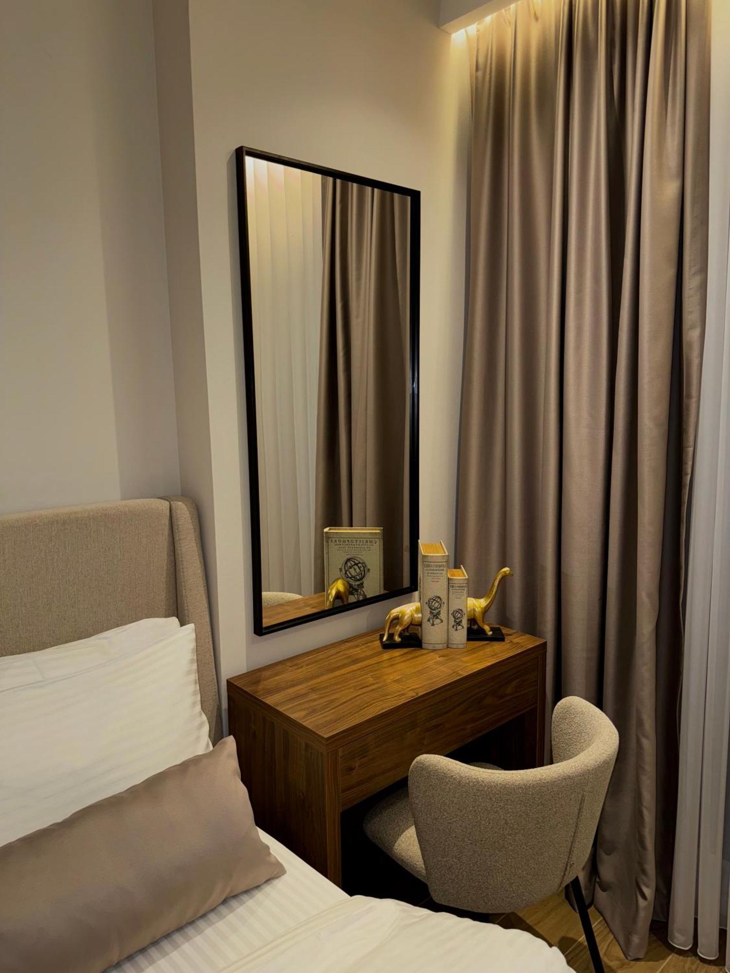 Ruby Hotel Prishtina Пристина Екстериор снимка